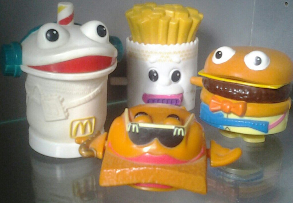 Dertig jaar Happy Meal speeltjes Snacknieuws