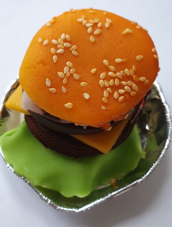 Marsepeinen Hamburger