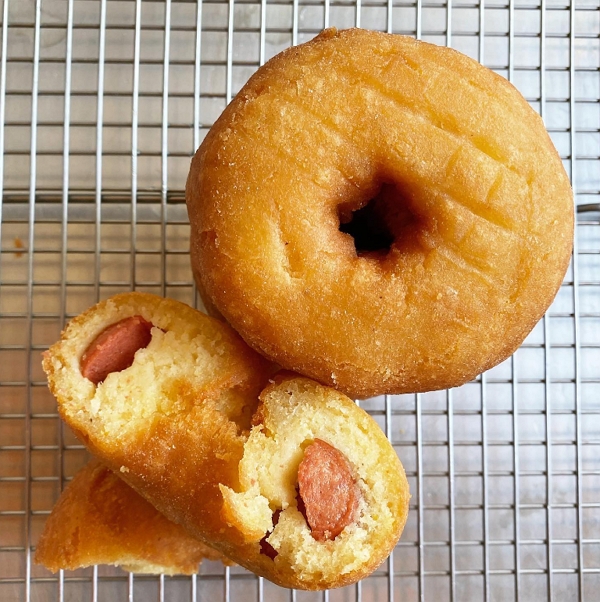 Waarom is deze hotdog donut niet eerder bedacht? Snacknieuws