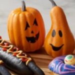 IKEA Japan viert Halloween met zwarte hotdogs en halloween donuts