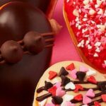 Hartvormige donuts voor Valentijnsdag