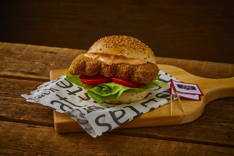 De Jong Snacks brengt traditie en innovatie samen met twee nieuwe snacks